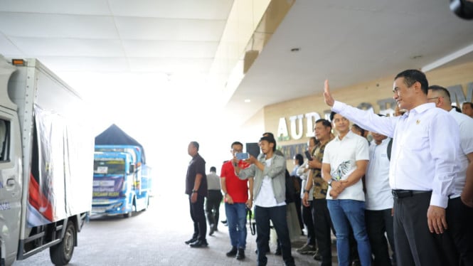 Kementan Kirim Bantuan Rp10 Miliar untuk Korban Banjir Sumatera