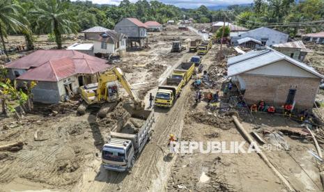 Mendagri Instruksikan Percepatan Penanganan Banjir Agam, Alokasikan Dana
