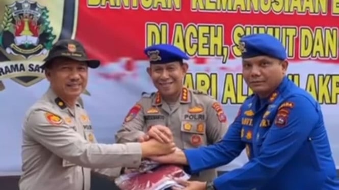alumni-akpol-98-kirim-seragam-sekolah-dan-sembako-untuk-korban-bencana-di-sumatera