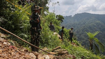 15-wn-china-penyerang-tni-pegang-kitas-disponsori-perusahaan
