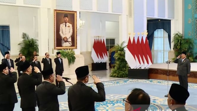 prabowo-lantik-6-dubes-di-istana,-ada-purnawirawan-tni-hingga-musisi