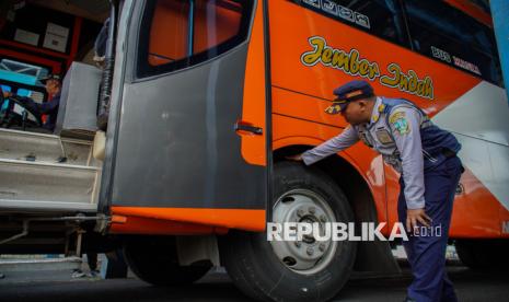 Kemenhub Periksa Bus, Temukan Pelanggaran Jelang Libur Nataru