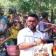 senator-papua-barat-salurkan-bantuan-ke-pengungsi-bintuni
