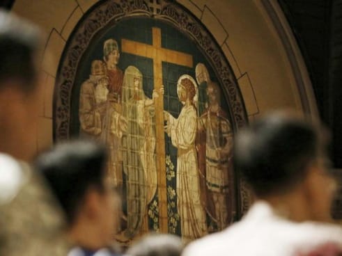 khidmatnya-misa-pontifikal-di-gereja-katedral-jakarta