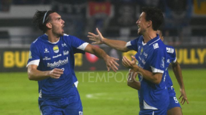 Persib Bandung Tekuk PSM, Geser ke Puncak Klasemen Liga 1