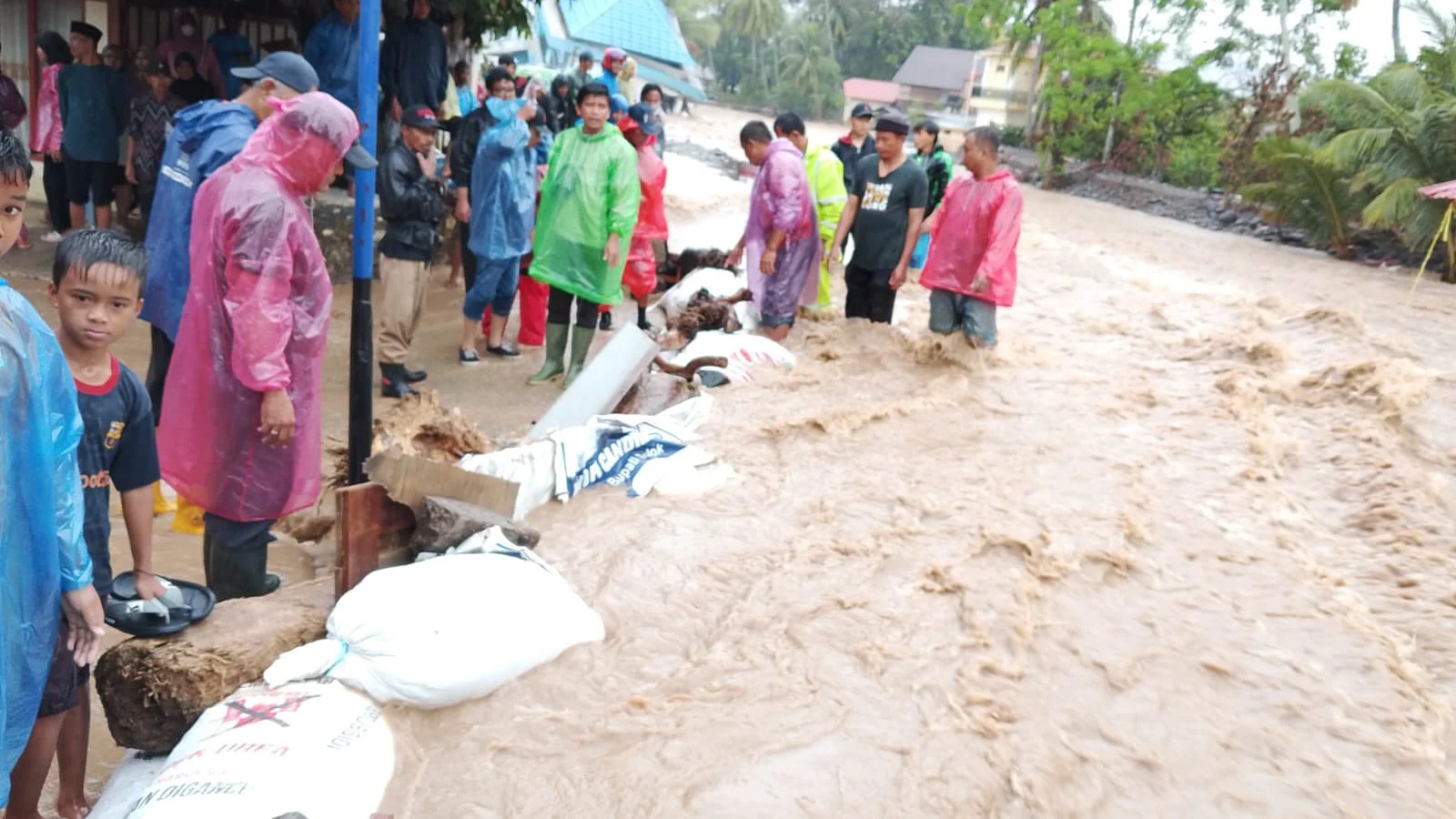 Banjir Susulan Terjang Solok, Rendam Rumah, Putuskan Jalan!