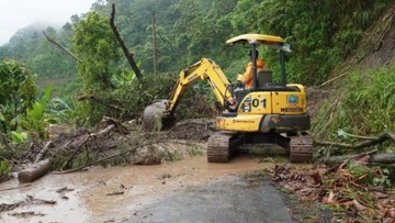 3.522-warga-desa-tempur-jepara-terisolasi-akibat-longsor