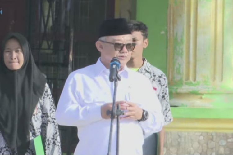 Mendikdasmen Ingatkan Siswa Terdampak Bencana untuk Tetap Bercita-cita di Sekolah