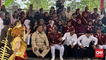 haru-presiden-resmikan-166-sekolah-rakyat,-siap-kirim-siswa-ke-ln