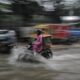 foto:-banjir-di-cawang-imbas-hujan-deras-jakarta