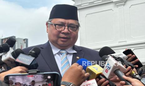 ihsg-ambruk,-menko-airlangga-soroti-msci-dan-transparansi-bei