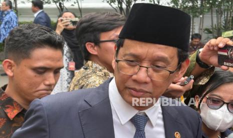 IHSG Terjun Bebas, Menkeu Purbaya Yakinkan Fondasi Ekonomi Kokoh