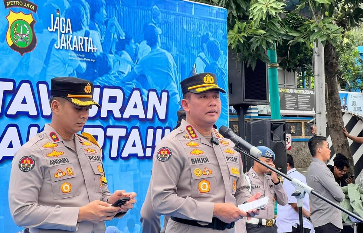 polda-metro-jaya-lakukan-pembinaan-personel-usai-video-pedagang-es-jadul-viral