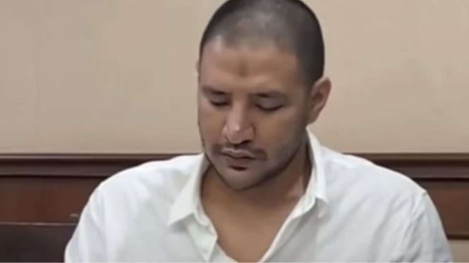 tangis-ammar-zoni-pecah-di-sidang,-tak-terima-anaknya-disebut-dalam-kasus-narkoba