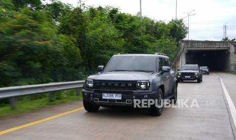 kemenhub-dan-knkt-rilis-hasil-investigasi-kecelakaan-jetour-t2-yang-terbakar-di-tol-jagorawi