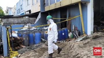 klh-uji-kandungan-gas-beracun-gudang-pestisida-tangsel-pascakebakaran