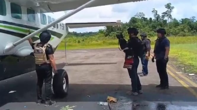 brigjen-faizal-sebut-pesawat-smart-air-ditembaki-20-orang-kkb