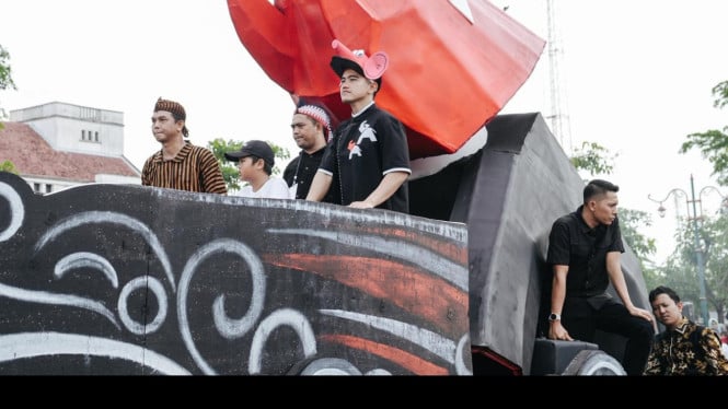 gelar-kirab-budaya-di-tegal,-kaesang-sebut-psi-hidupkan-umkm-dan-seniman