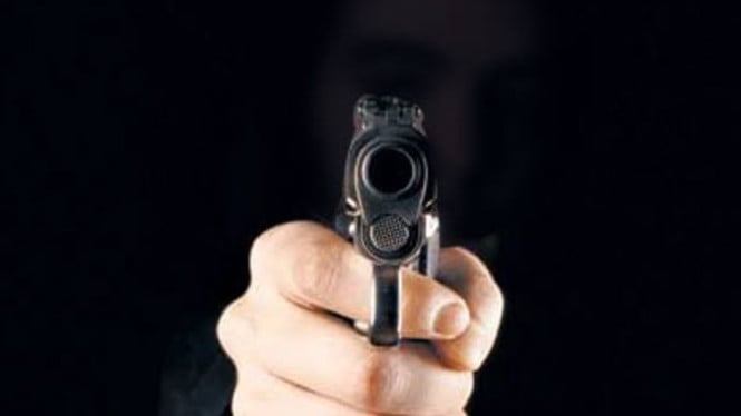 aksi-nekat-usai-sahur-di-duren-sawit,-maling-motor-todong-pistol-ke-sekuriti!-n-max-nyaris-raib