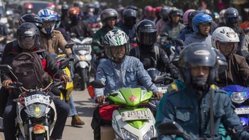 jalur-pantura-cirebon-dan-nagreg-dilewati-500-ribuan-kendaraan-pemudik
