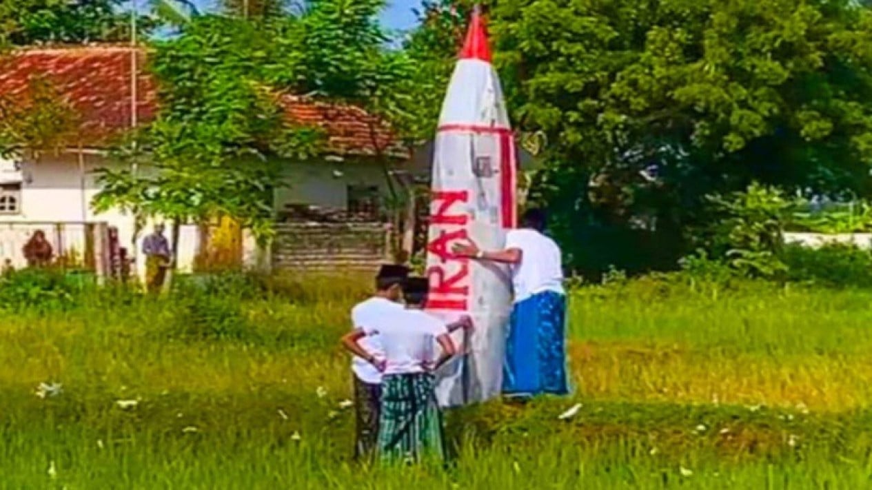 bikin-heboh,-‘rudal-iran’-diluncurkan-dari-pamekasan-usai-salat-idul-fitri