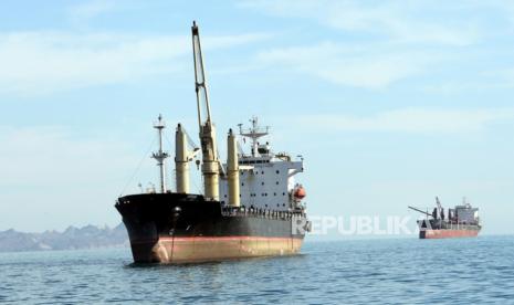selat-hormuz-terganggu,-waspadai-beban-subsidi-dan-impor-lng