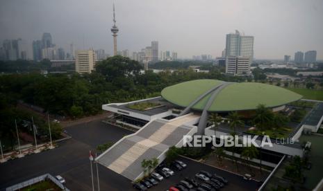 hemat-energi,-gedung-dpr-matikan-listrik-mulai-pukul-18.00