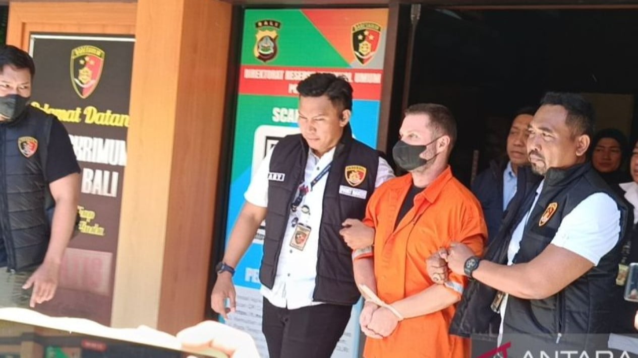 buron-gembong-narkoba-dan-tppu-asal-inggris-steven-lyons-ditangkap-di-bali
