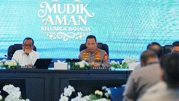 kapolri:-kebijakan-first-in-first-out-cegah-penumpukan-di-pelabuhan
