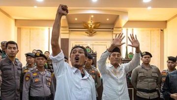 foto:-dua-aktivis-pati-divonis-bersalah-dan-langsung-dibebaskan