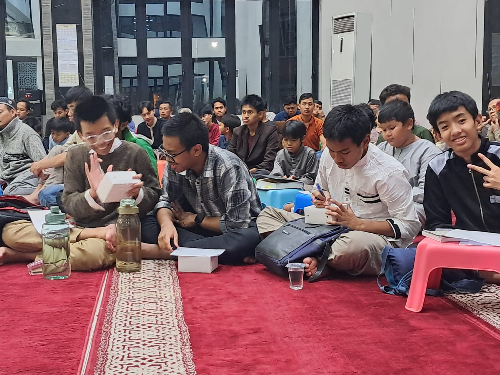 kala-gen-z-memilih-masjid-ketimbang-kafe-di-malam-pertama-itikaf