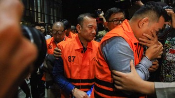 kpk-limpahkan-berkas-perkara-bos-pt-blueray-ke-penuntut-umum