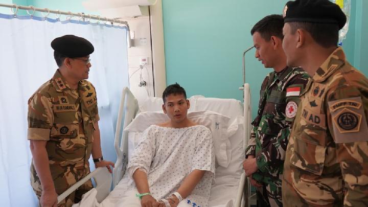 komandan-pmpp-tni-dampingi-dubes-ri-jenguk-prajurit-luka-di-lebanon