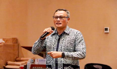 imbas-gunakan-foto-editan-ai-untuk-‘akali’-laporan-di-jaki,-lurah-kalisari-dinonaktifkan
