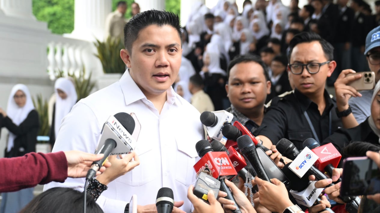 seskab-teddy-ungkap-fenomena-inflasi-pengamat:-tidak-sesuai-fakta,-datanya-keliru
