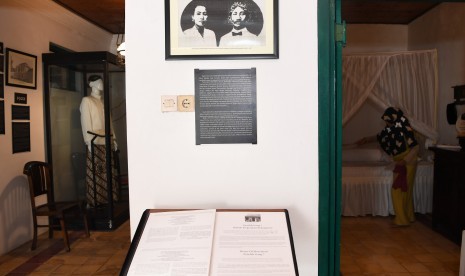kapuk-putih-di-rumah-sang-guru-bangsa