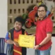maxim-salurkan-santunan-pengobatan-untuk-mitra-pengemudi-padang