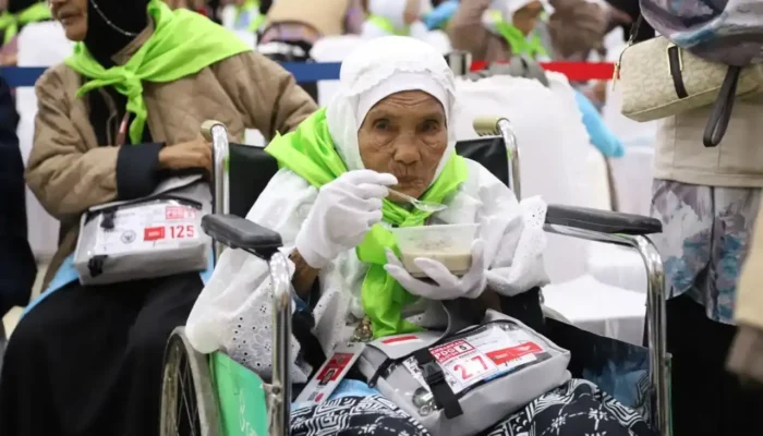 Kloter PDG 07 Antar 24 Jemaah Disabilitas ke Masjidil Haram