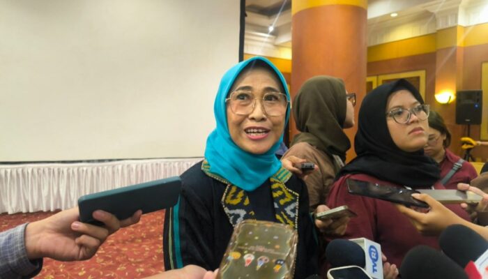 DPR Perjuangkan Guru Honorer Jadi PPPK atau PNS