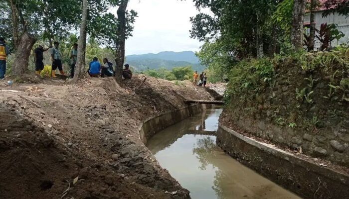 Pemko Padang Gaspol Pulihkan 16 Irigasi Pascabencana