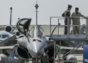 Prabowo Serahkan Pesawat Tempur dan Radar Modern ke TNI