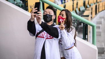 hati-hati-selfie-berpose-v,-sidik-jari-dan-data-pribadi-bisa-dibobol