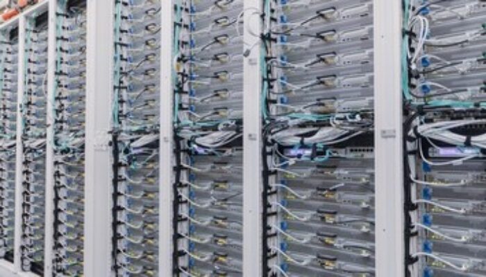 IDPRO Proyeksikan Kapasitas Data Center Indonesia Melonjak Jadi 1,65 Gigawatt