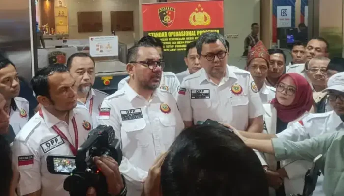 Sebut Warga Sumbar Barbar, DPP IKM Lapor Abu Janda ke Polisi