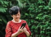 Pemerintah China Ubah Aplikasi Kontroversial Menjadi Penyelamat Hidup Lansia