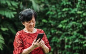 Pemerintah China Ubah Aplikasi Kontroversial Menjadi Penyelamat Hidup Lansia