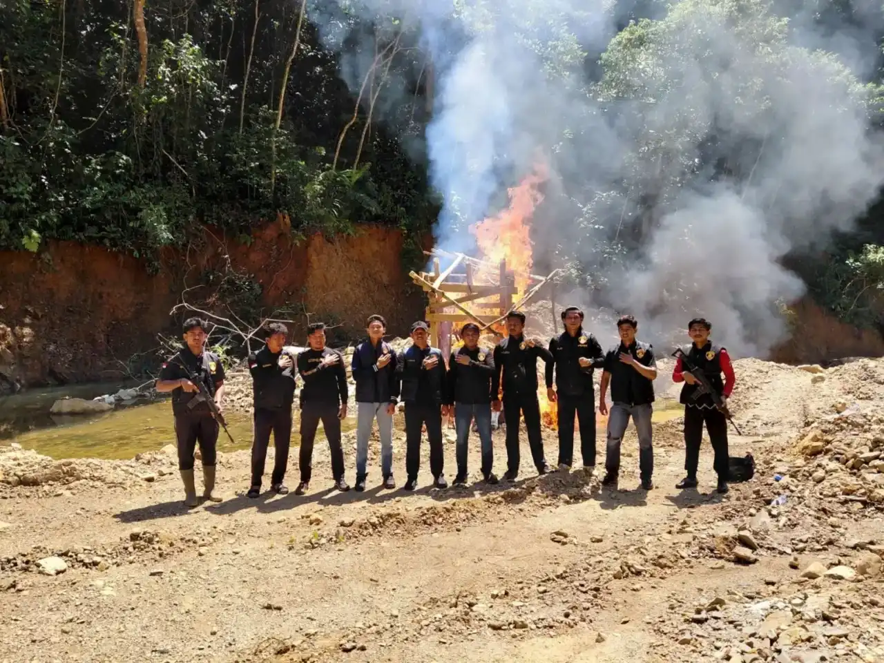 polres-solsel-musnahkan-lokasi-tambang-emas-ilegal