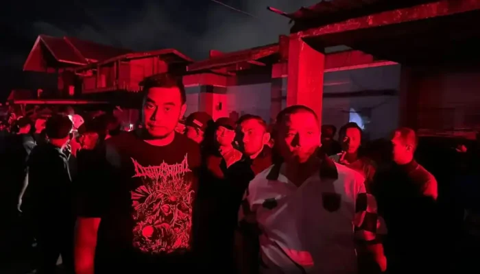 Api Hanguskan Mobil dan Rumah Warga di Silaing Bawah Padang Panjang