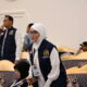 Anggota Tim Pengawas (Timwas) Haji DPR RI, Rieke Diah Pitaloka saat memantau langsung pergerakan jemaah sambil melantunkan doa dan talbiyah bersama, di Al Jabri Hotel Sektor 8 Misfalah, Makkah, Senin (25/5/2026). Foto: Andri/Sari