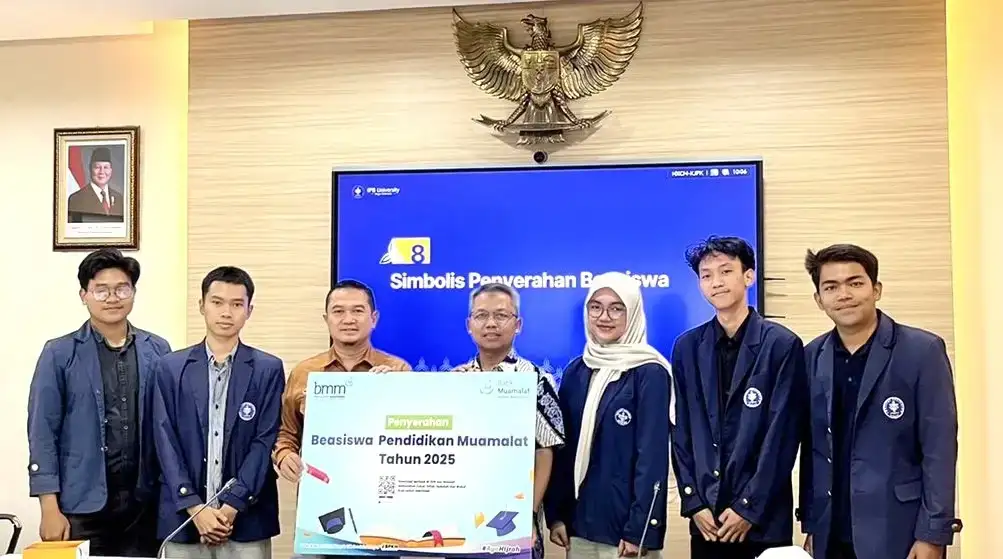 – PT Bank Muamalat Indonesia Tbk bersama Lembaga Amil Zakat Nasional dan Nazhir Wakaf Baitulmaal Muamalat (BMM) menyalurkan beasiswa pendidikan kepada 318 pelajar.